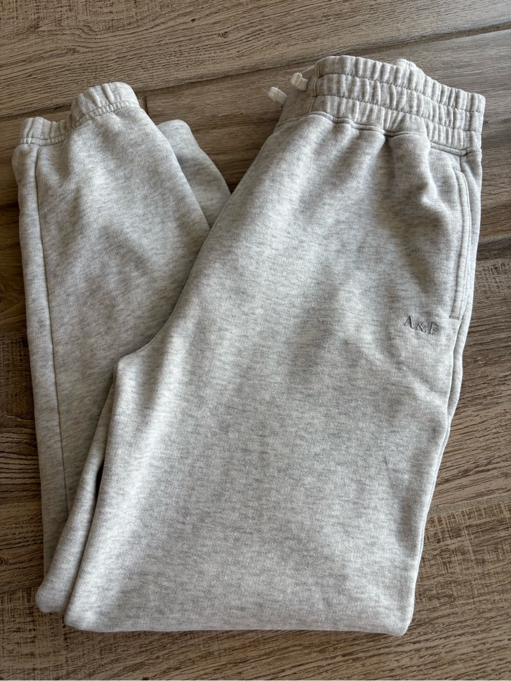abercrombie kids light gray jogger sweatpants size 11-12